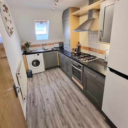 בורנמות' Centrally Located Boscombe Beach Apart With Parking מראה חיצוני תמונה