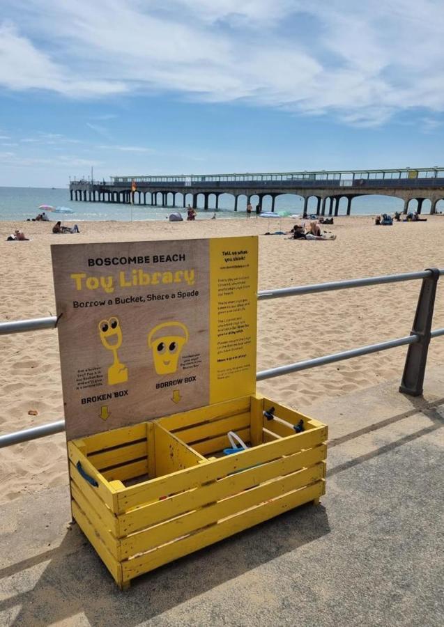 בורנמות' Centrally Located Boscombe Beach Apart With Parking מראה חיצוני תמונה