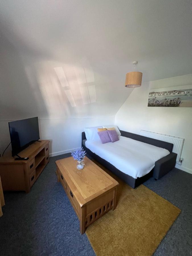 בורנמות' Centrally Located Boscombe Beach Apart With Parking מראה חיצוני תמונה